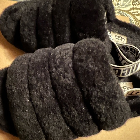 Ugg OH Yeah Slides size 9 - Picture 6 of 13